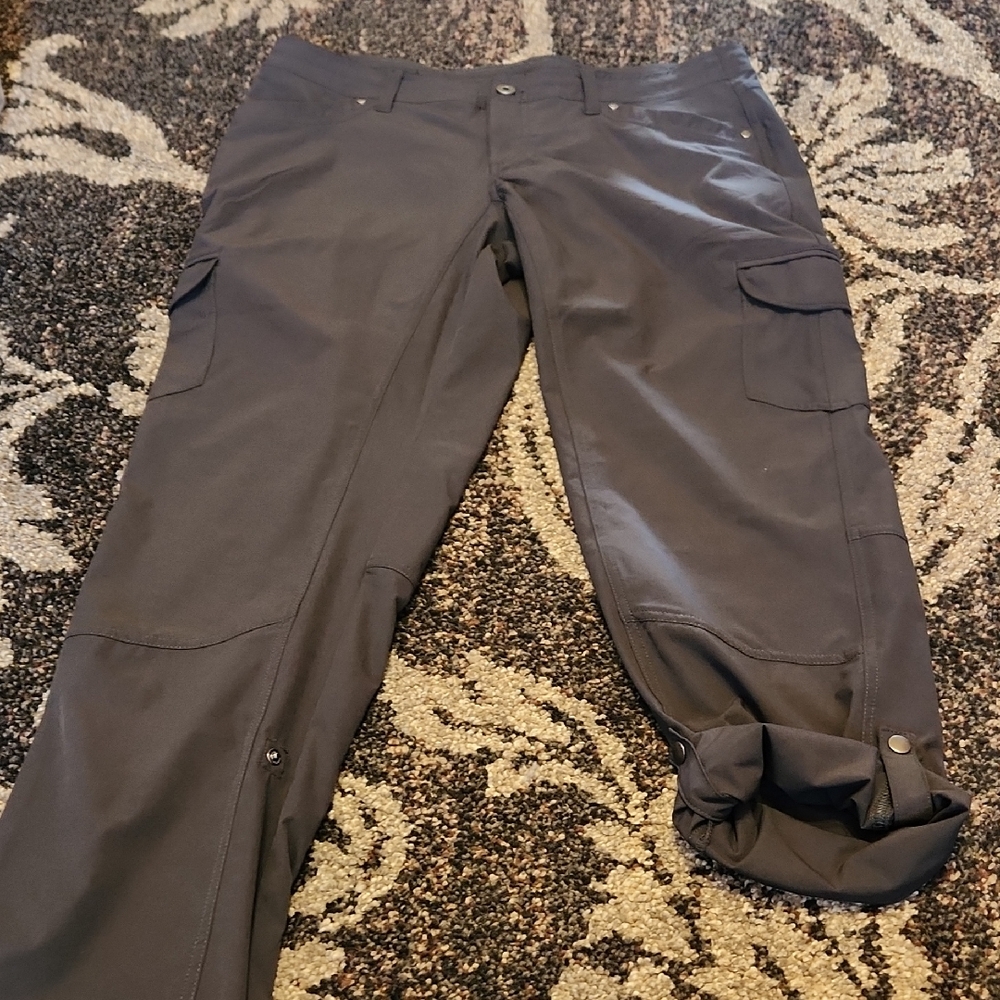 Kuhl Women's Straight Leg Cargo Pants in Charcoal